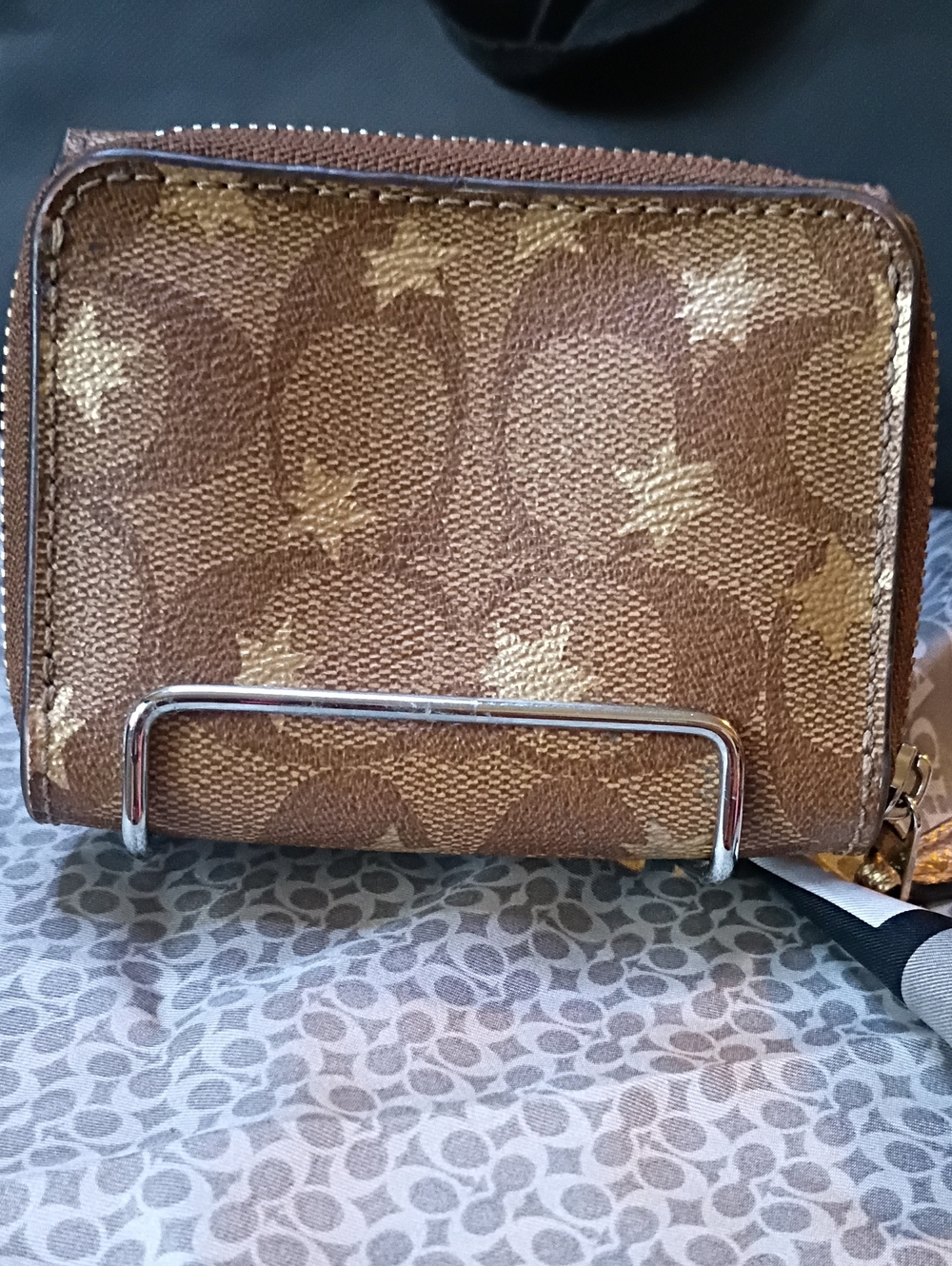 Coach Signature Wallet - Picture 6 of 13